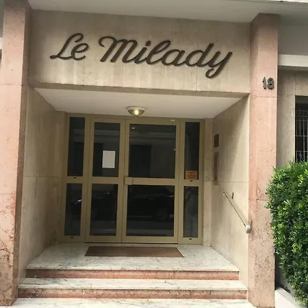 Apartment Centre Proche De *